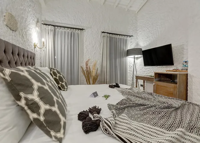 Alachi Hotel