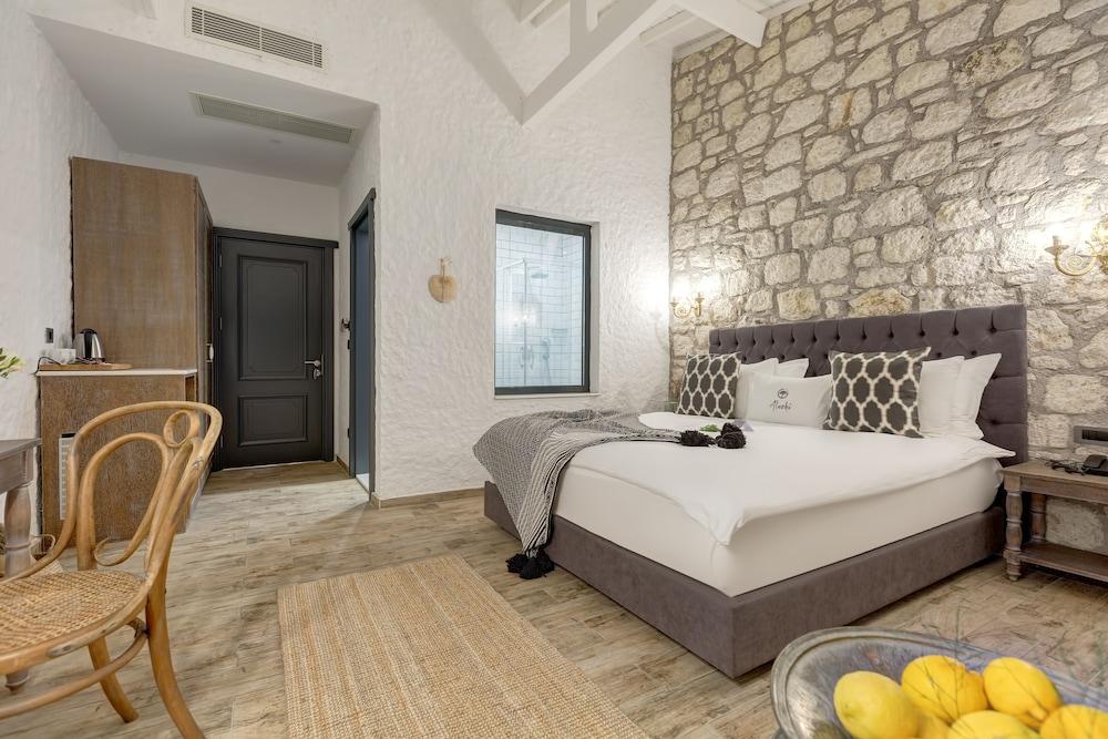 Alachi Hotel 2*