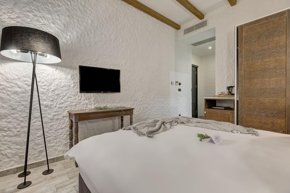 Hotel Alachi 2*
